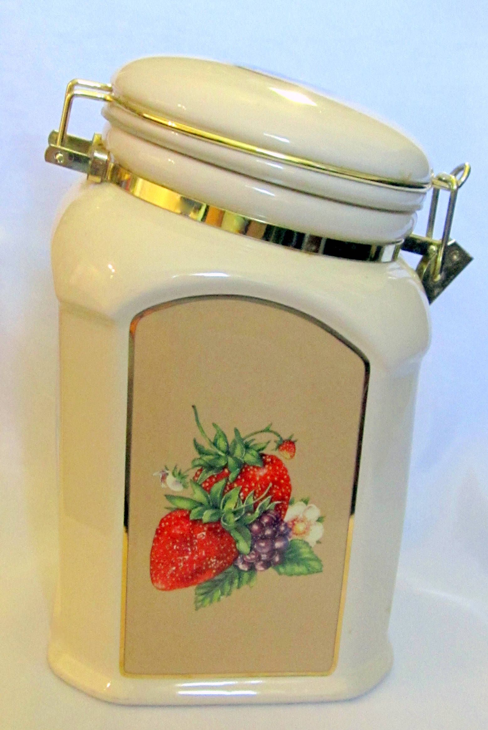 Blueberry Raspberry Ceramic Cookie Jar Lock Top KNOTTS BERRY Farms