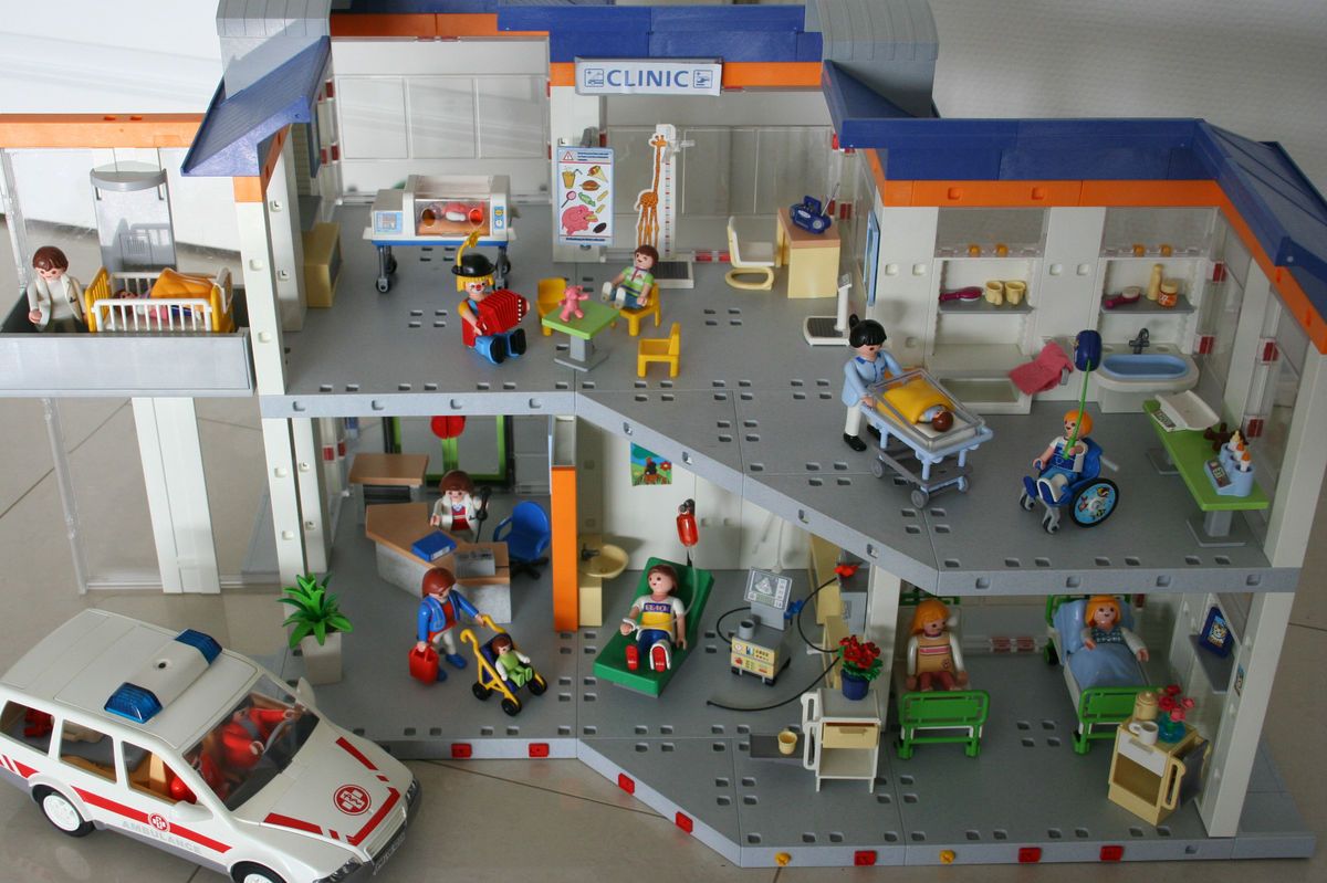 PLAYMOBIL® Krankenhaus 4404 + Rettungswagen